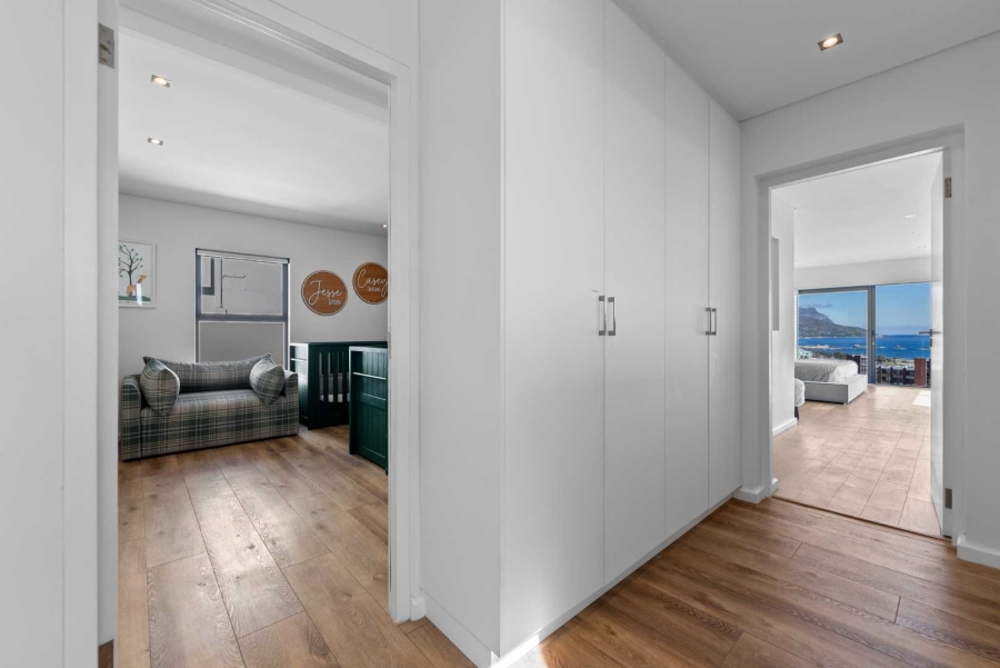 8 Bedroom Property for Sale in Camps Bay Western Cape